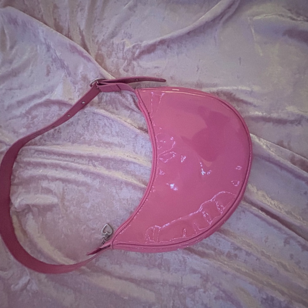 Adorable Pink handbag Purse with a heart zipper